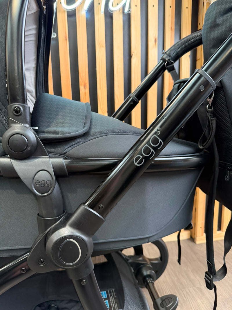 PRE LOVED egg3 Travel System - Houndstooth Black