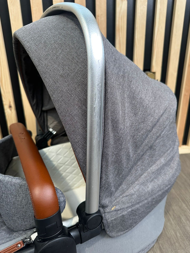 PRE LOVED Silver Cross Wave Carrycot - Zinc