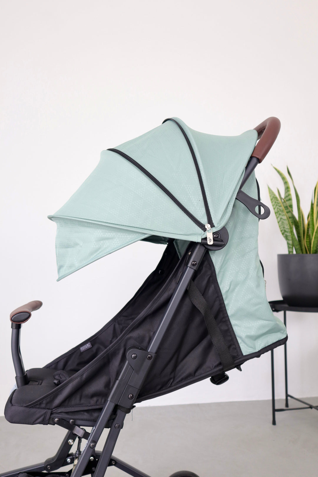 EX DISPLAY Bizzi Growin Prism Compact Stroller - Seaspray