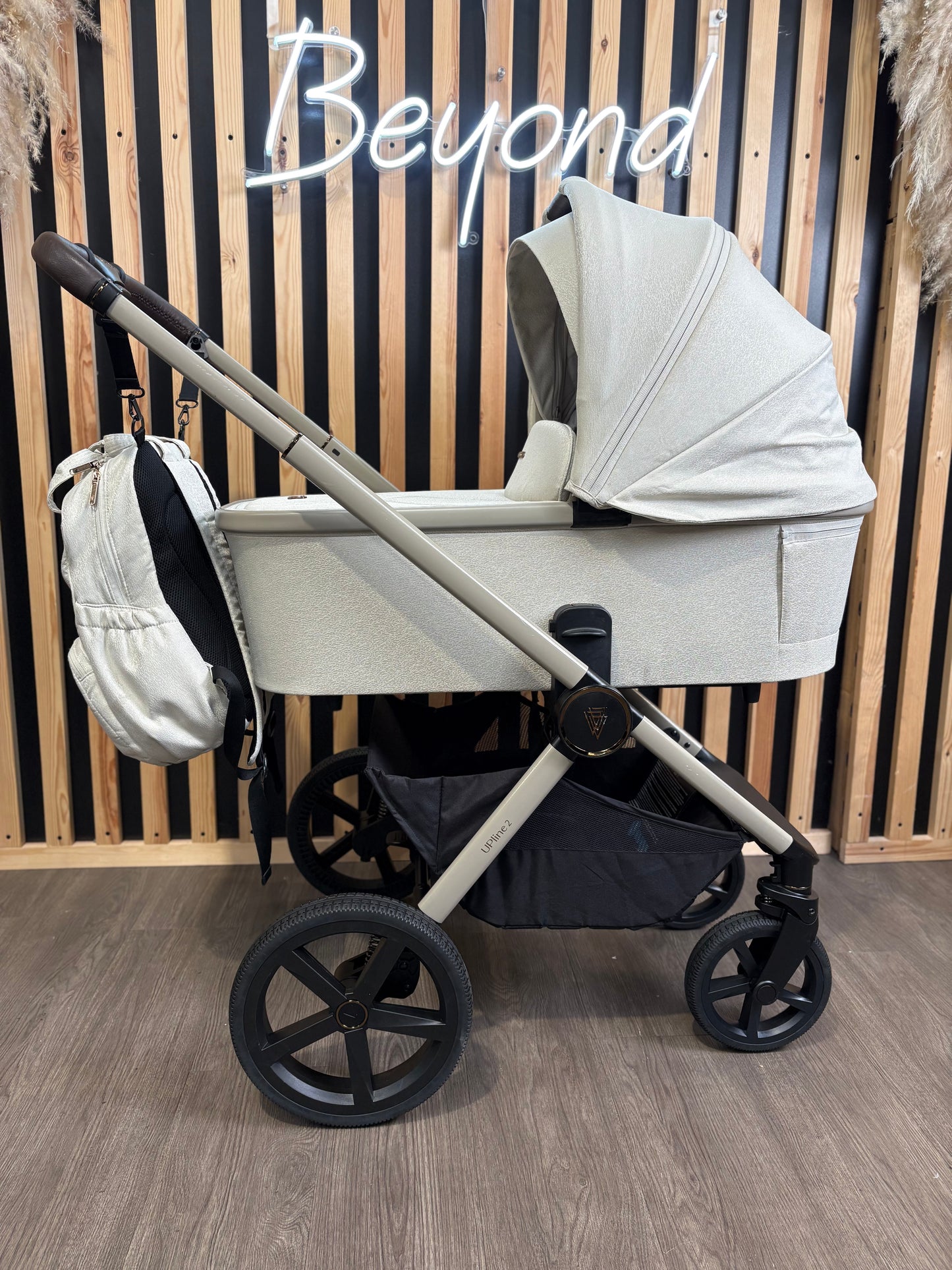 PRE LOVED Venicci Upline2 2-in-1 Travel System - Stone Beige