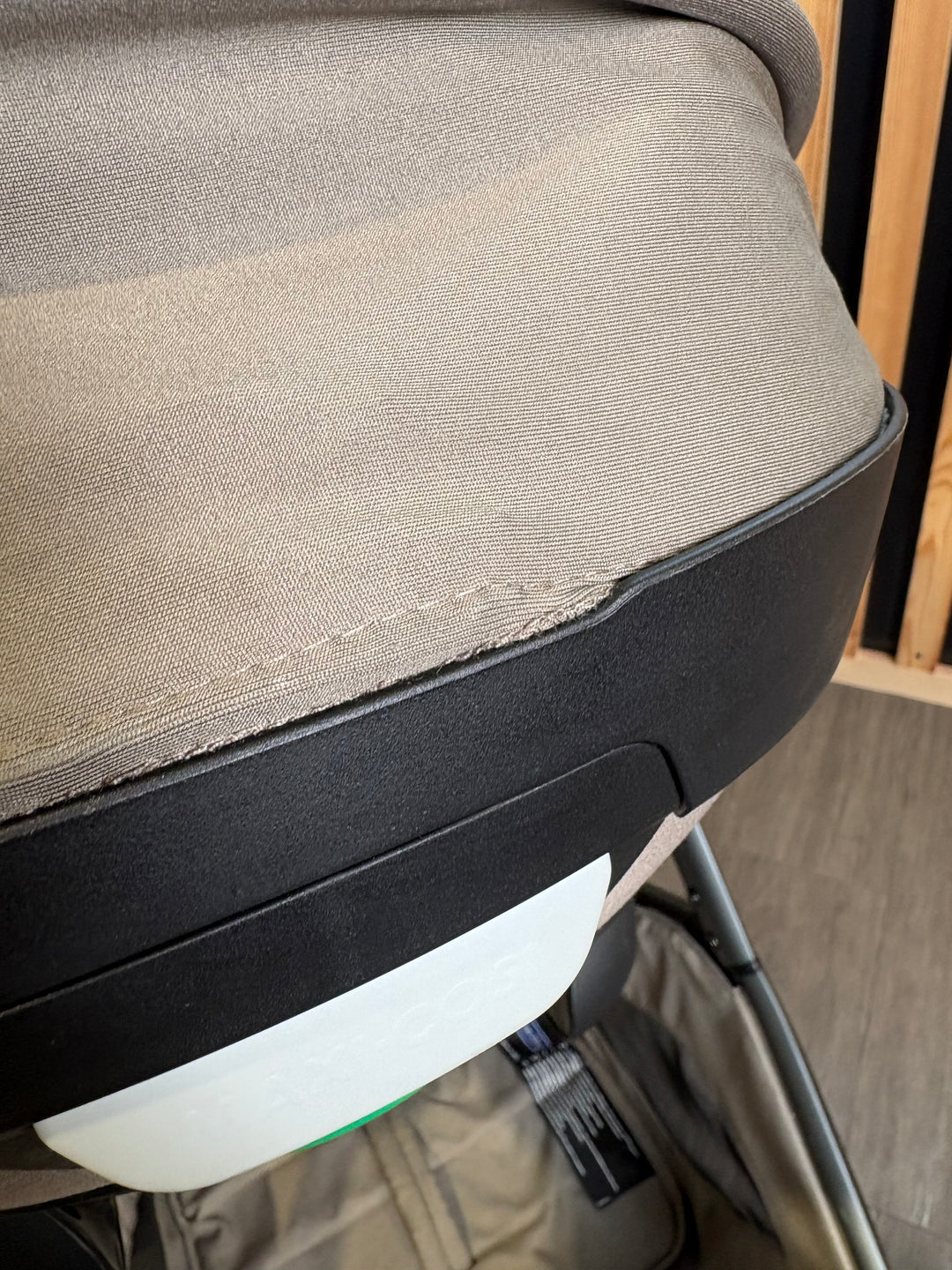 PRE LOVED Maxi-Cosi Fame Travel System - Twillic Truffle/Black Wheels