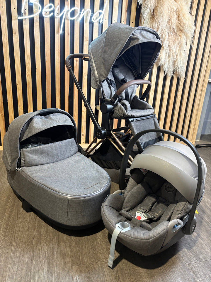 PRE LOVED Cybex Priam Travel System - Manhattan Grey/Rose Gold Including Isofix 360 Base