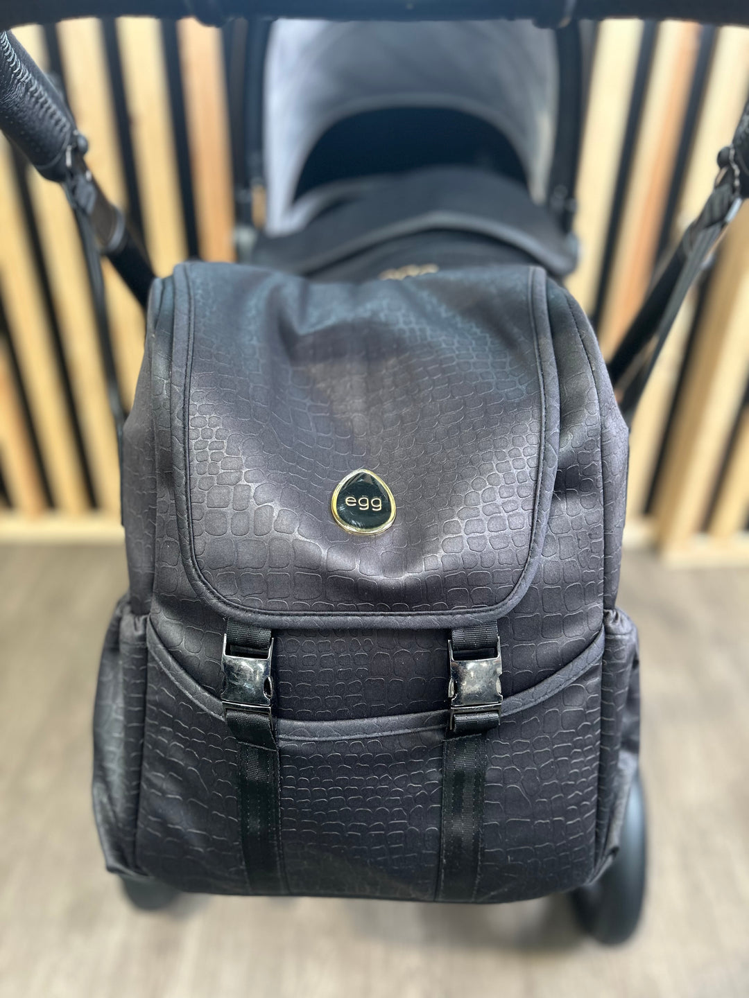 PRE LOVED egg2 Travel System - Jurassic Gold