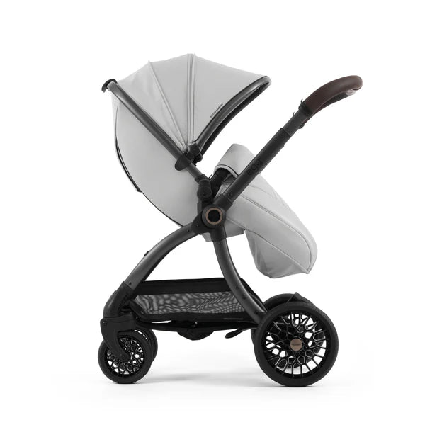 Aston Martin egg3® Luxury Travel System – Soft Grey