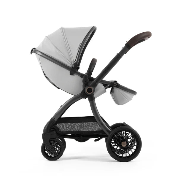 Aston Martin egg3® Luxury Travel System – Soft Grey