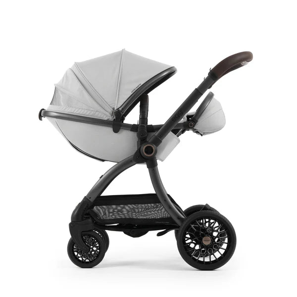 Aston Martin egg3® Luxury Travel System – Soft Grey