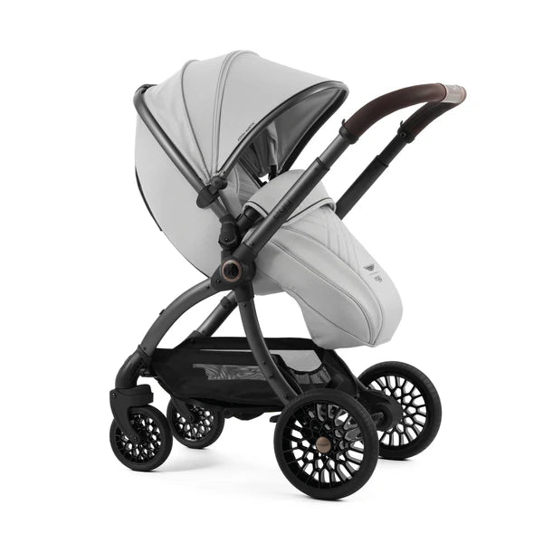 Aston Martin egg3® Luxury Travel System – Soft Grey