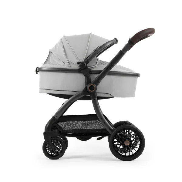Aston Martin egg3® Luxury Travel System – Soft Grey