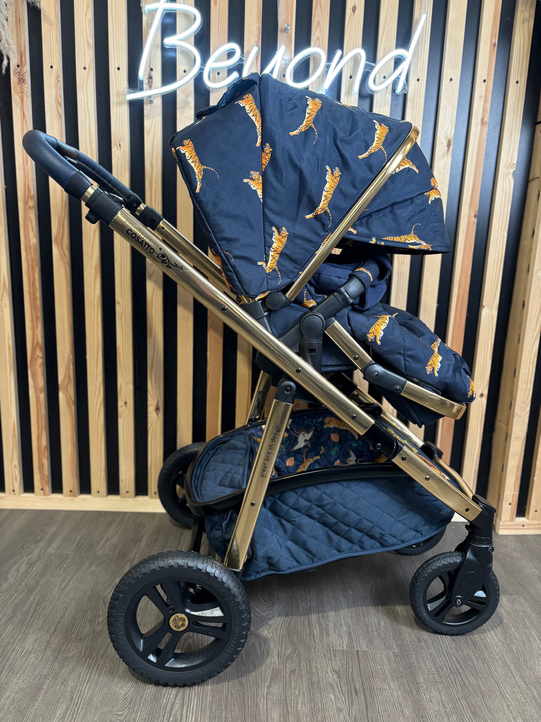 PRE LOVED Cosatto Wow Continental Travel System - On The Prowl