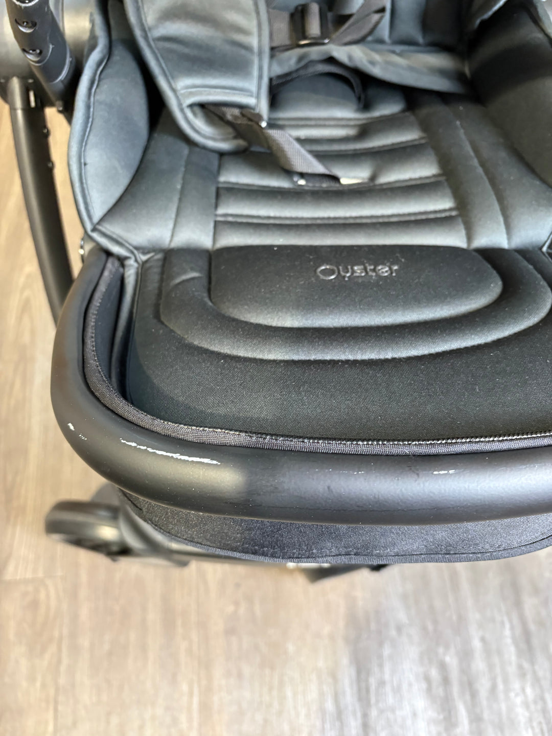 EX DISPLAY Babystyle Oyster4 2-in-1 Travel System - Raven