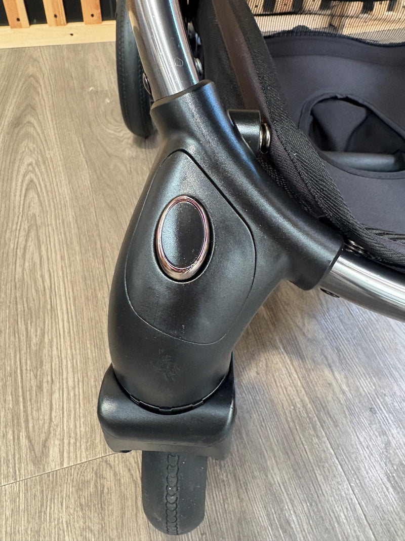 PRE LOVED egg2 Travel System - Seagrass