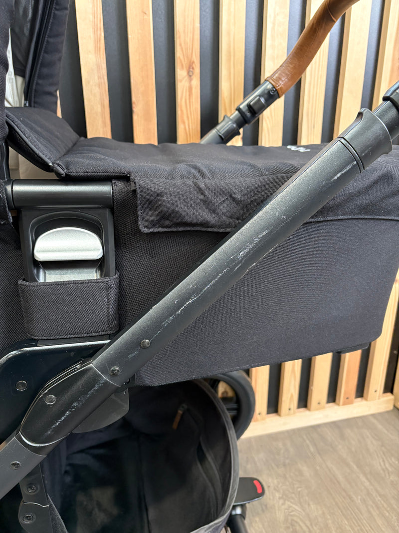 PRE LOVED Nuna Mixx Travel System - Caviar