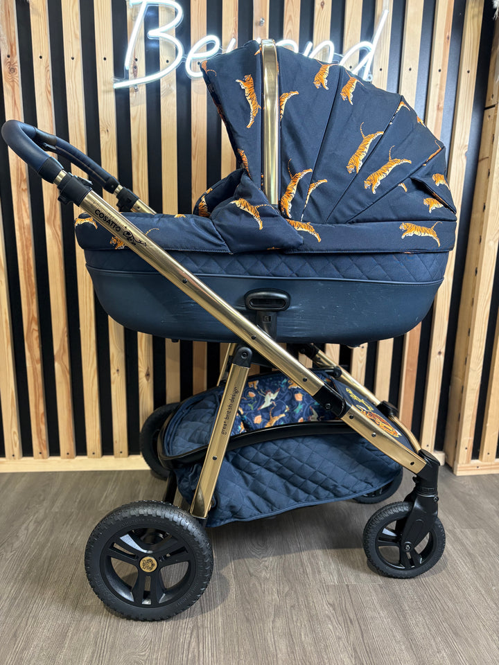 PRE LOVED Cosatto Wow Continental Travel System - On The Prowl