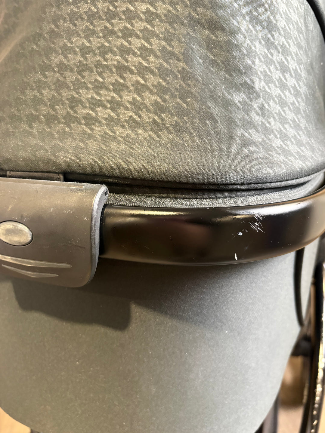 PRE LOVED egg3 Travel System - Houndstooth Black