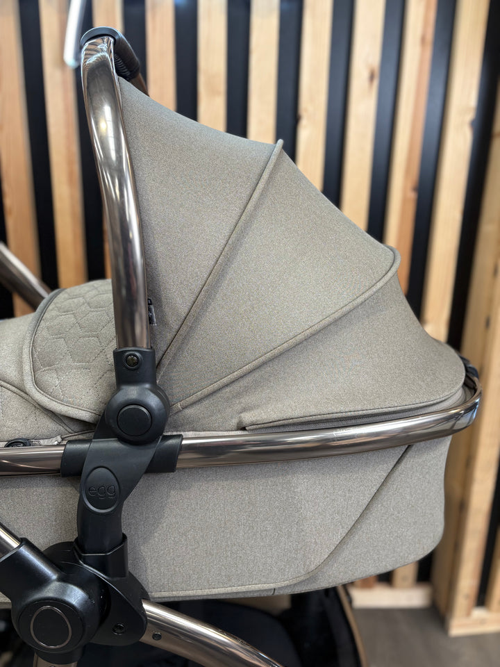 PRE LOVED egg2 Travel System - Mink