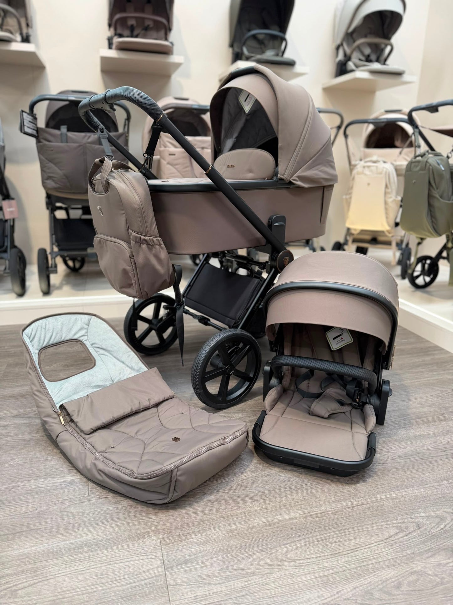 EX DISPLAY Venicci Upline2 Pram & Pushchair - Brownie