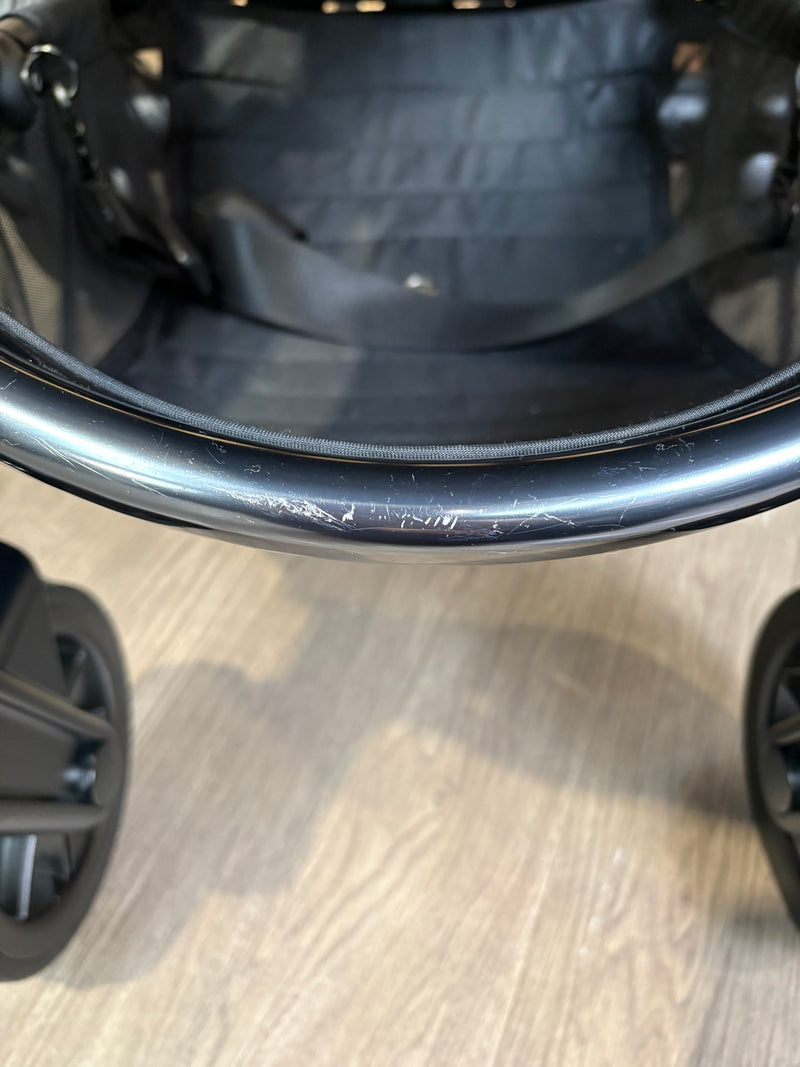 PRE LOVED iCandy Peach 7 Travel System - Dark Grey
