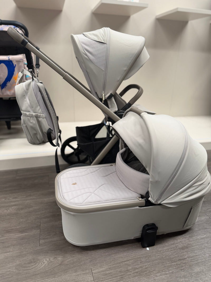 EX DISPLAY Venicci Upline3 Pram, Pushchair + Accessories - Pebble