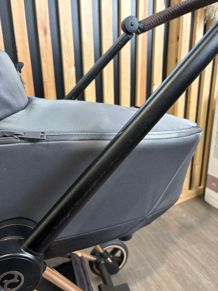 PRE LOVED Cybex Mios Travel System - Simply Flowers Grey