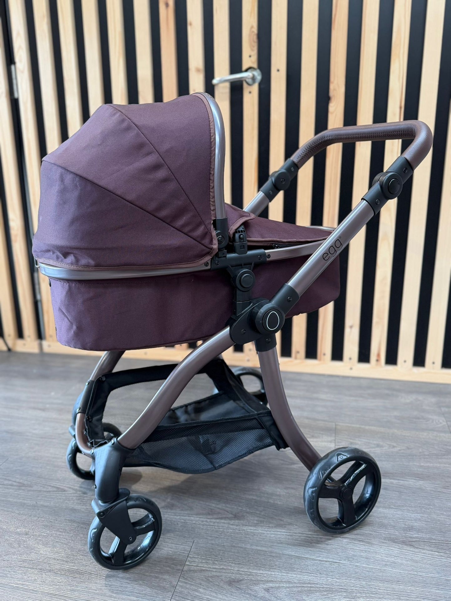 EX DISPLAY egg x Roma Dolls Pram - Mulberry