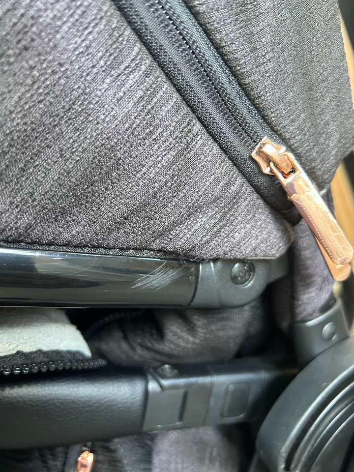 PRE LOVED Venicci Tinum 2.0 2-in-1 Travel System - SE Stylish Black