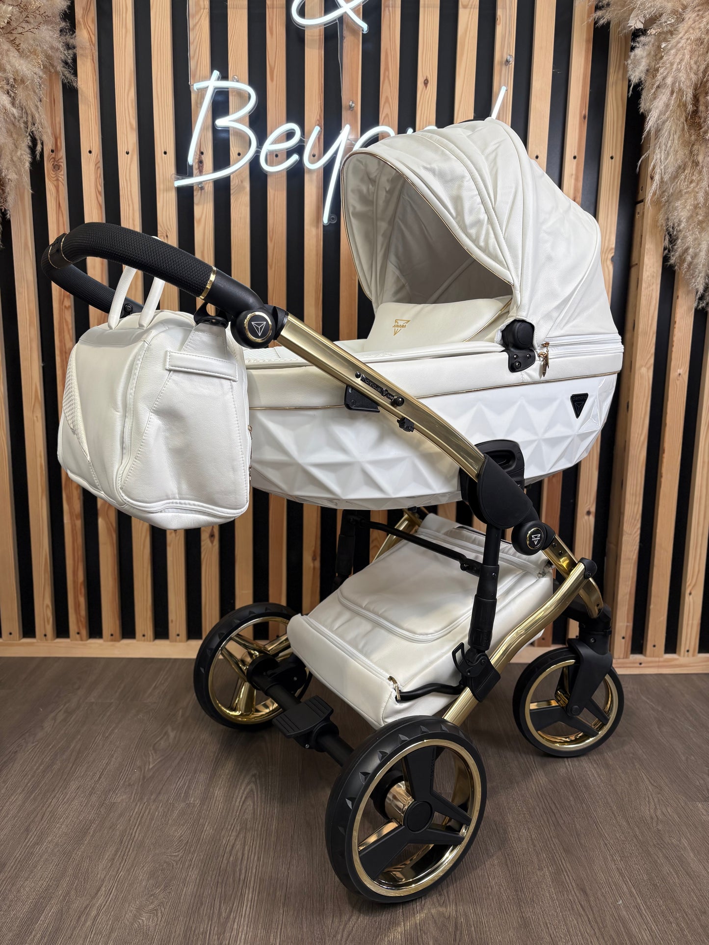 EX DISPLAY Junama Diamond 3in1 Travel System - Fluo Individual White & Gold