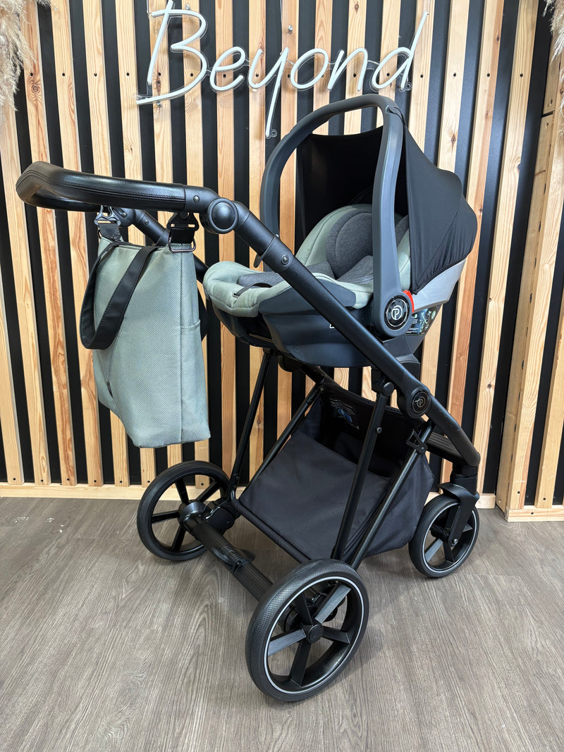 PRE LOVED Babystyle Prestige Vogue Travel System - Eden