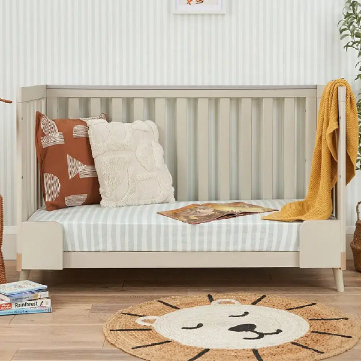 Tutti Bambini Hygge Cot Bed – Light Oak/White Sand