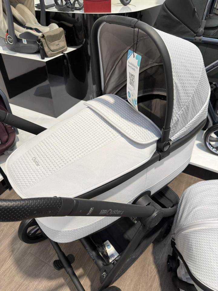 EX DISPLAY Oyster4 Pushchair + Carrycot - Jubilee
