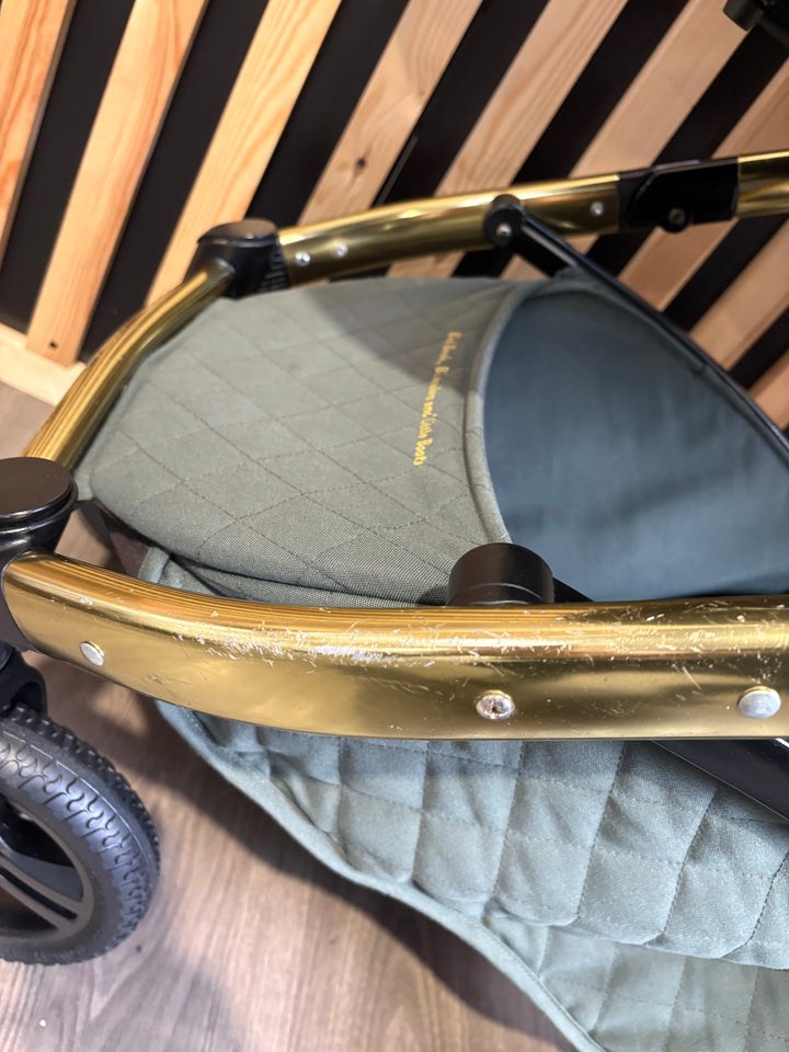 PRE LOVED Cosatto Wow Continental Travel System - Bureau