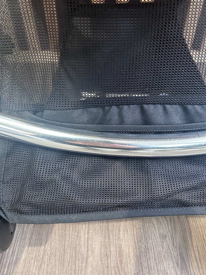 PRE LOVED Mamas & Papas Flip XT3 Travel System - Biscuit