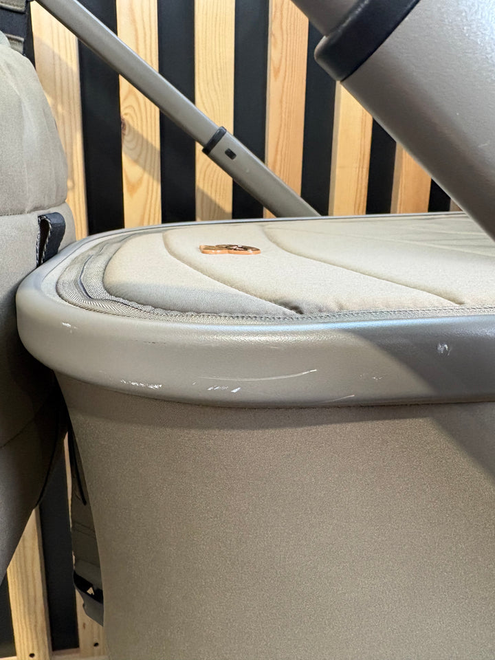 PRE LOVED Venicci Tinum Upline Travel System - Leo