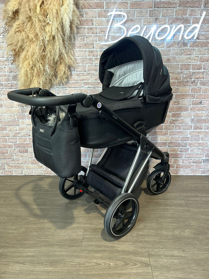 EX DISPLAY Mee-Go Milano Plus Travel System - Platinum