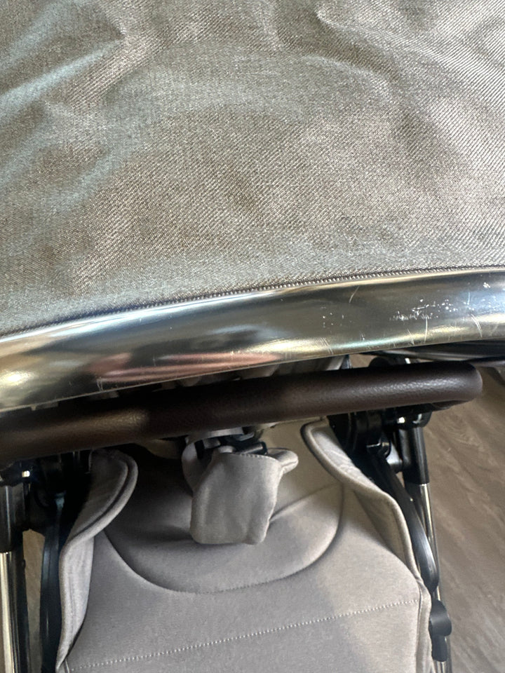 PRE LOVED Mamas & Papas Ocarro Travel System - Greige