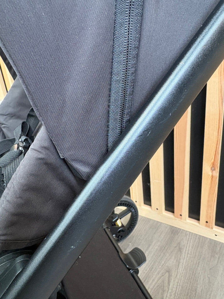 PRE LOVED Venicci Vero Stroller - Noir