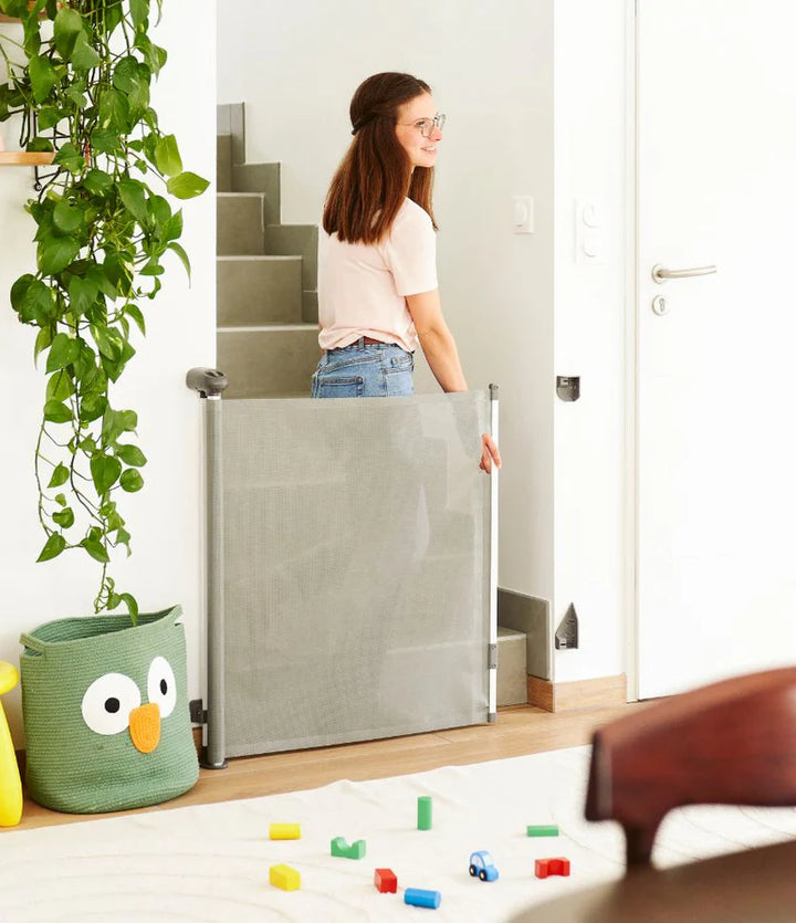 Babymoov Safe & Roll Retractable Safety Gate