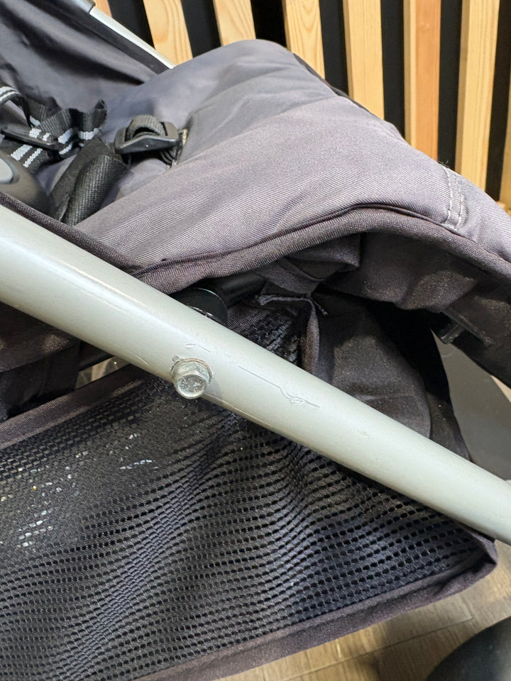 PRE LOVED Silver Cross Pop Stroller - Black