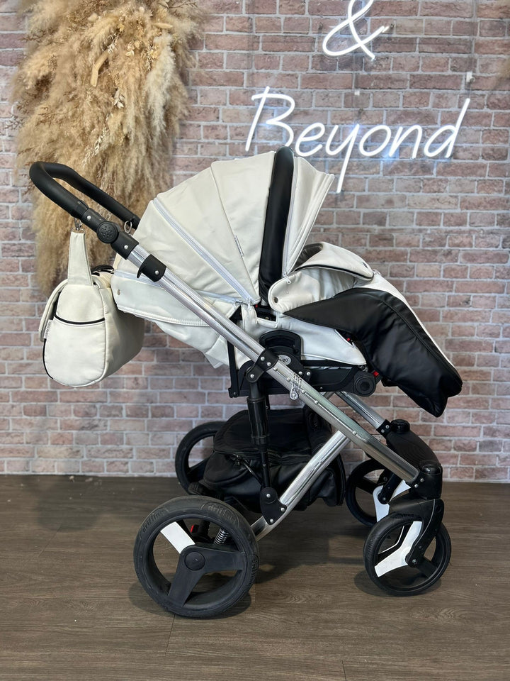 EX DISPLAY Mee-Go Milano Travel System - White