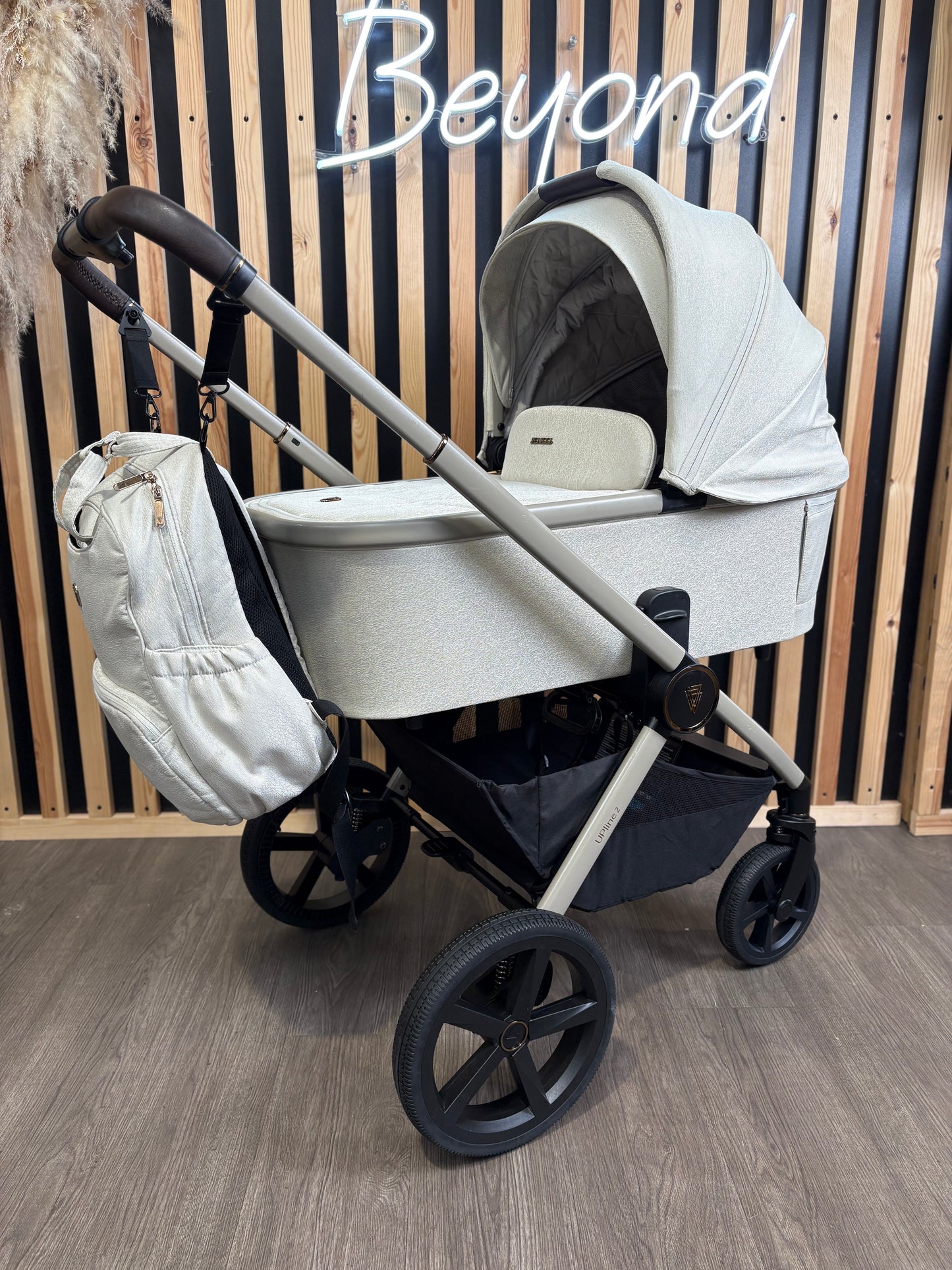 PRE LOVED Venicci Upline2 2-in-1 Travel System - Stone Beige