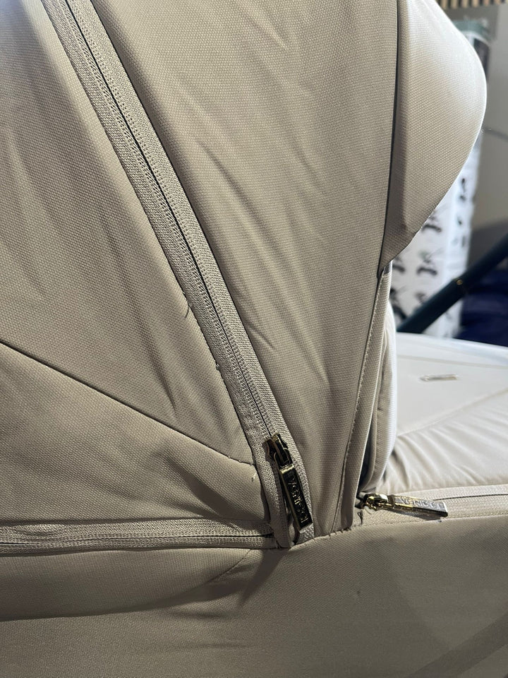 EX DISPLAY Venicci Claro Pushchair, Carrycot & Accessories - Vanilla