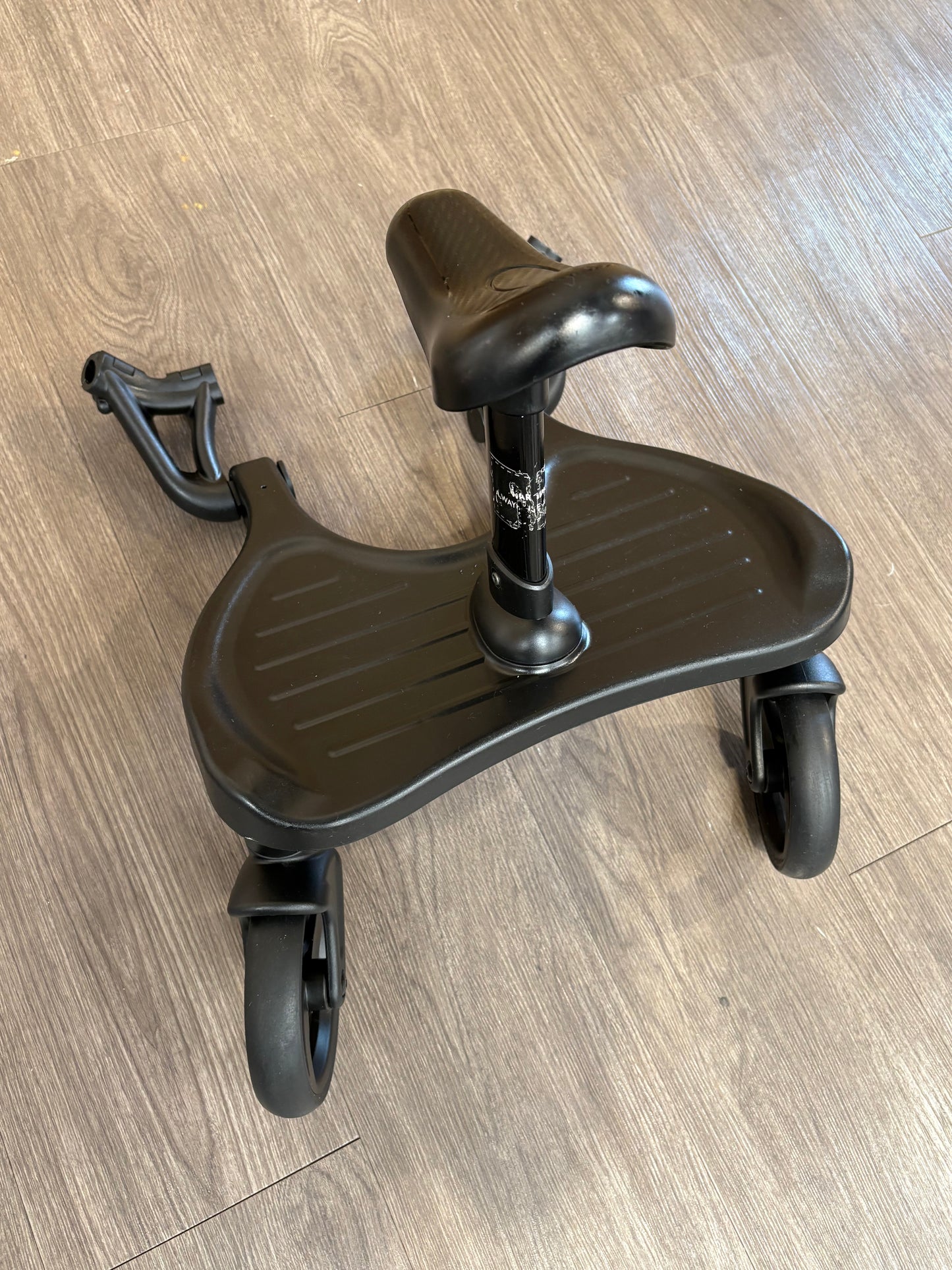 PRE LOVED egg Ride On Board Inc. Seat with Adapters