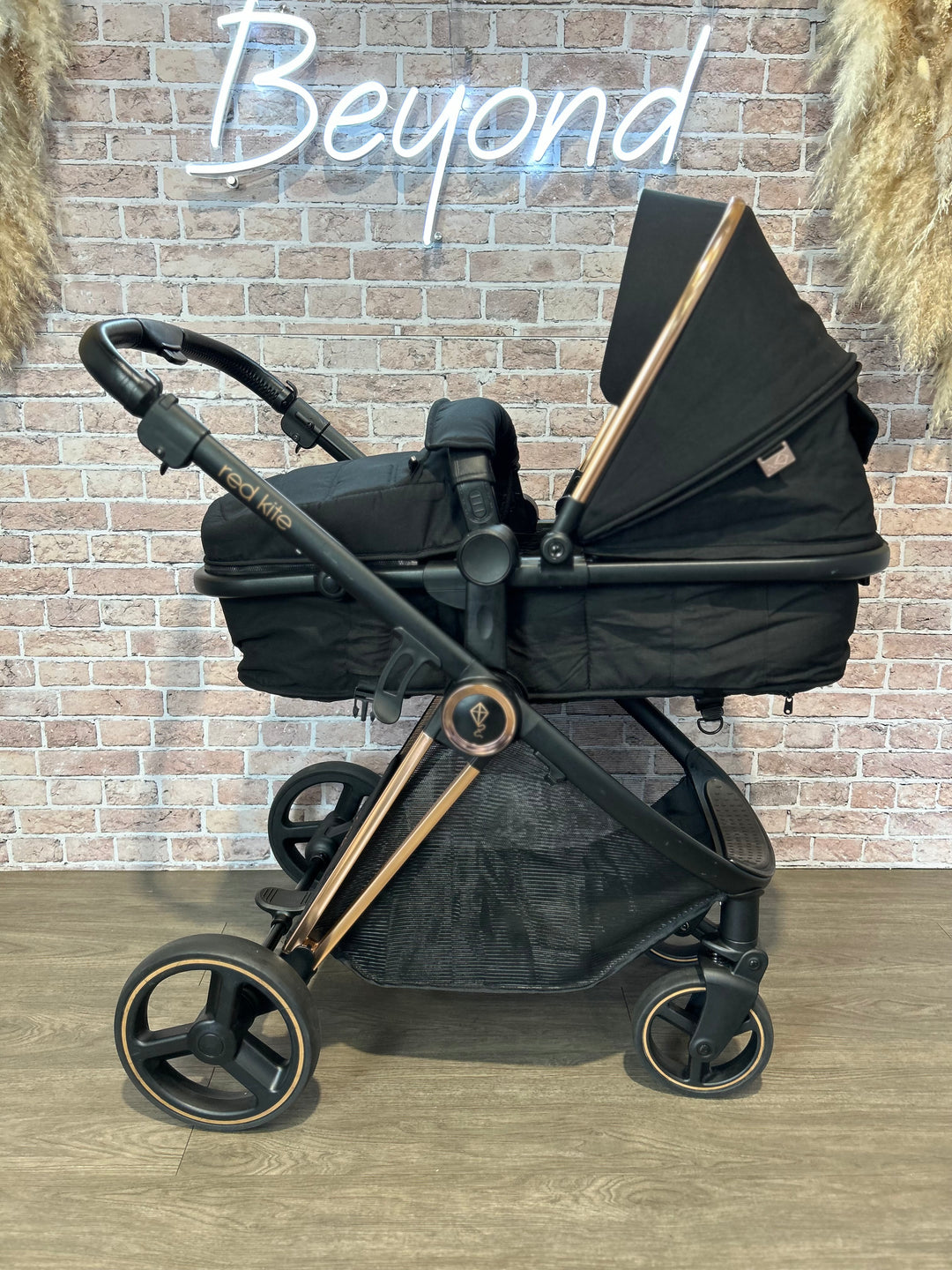 PRE LOVED Redkite Push Me Pace Travel System - Amber