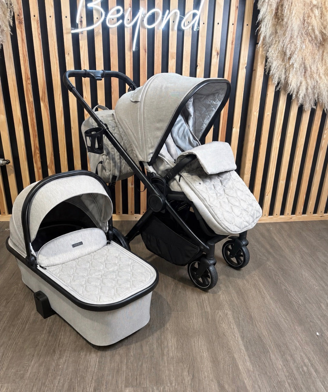 PRE LOVED Venicci Tinum Edge 2in1 Travel System - Dust