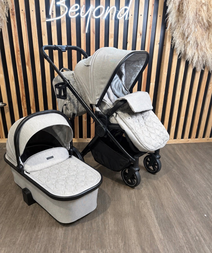 PRE LOVED Venicci Tinum Edge 2in1 Travel System - Dust