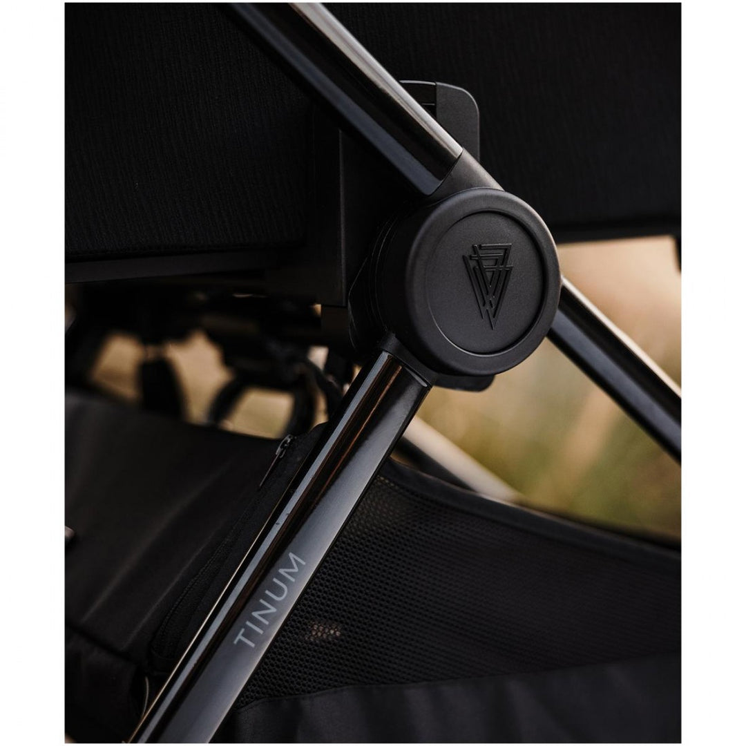 Venicci Tinum Edge 3in1 Travel System Inc Cosmo Car Seat - Raven