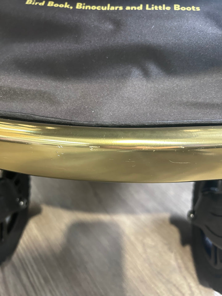 PRE LOVED Cosatto Wow 2 2in1 Travel System - Bureau