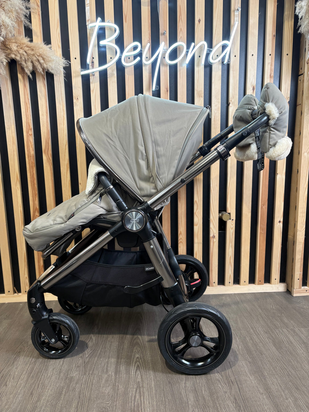 PRE LOVED Mamas & Papas Travel System - Everest
