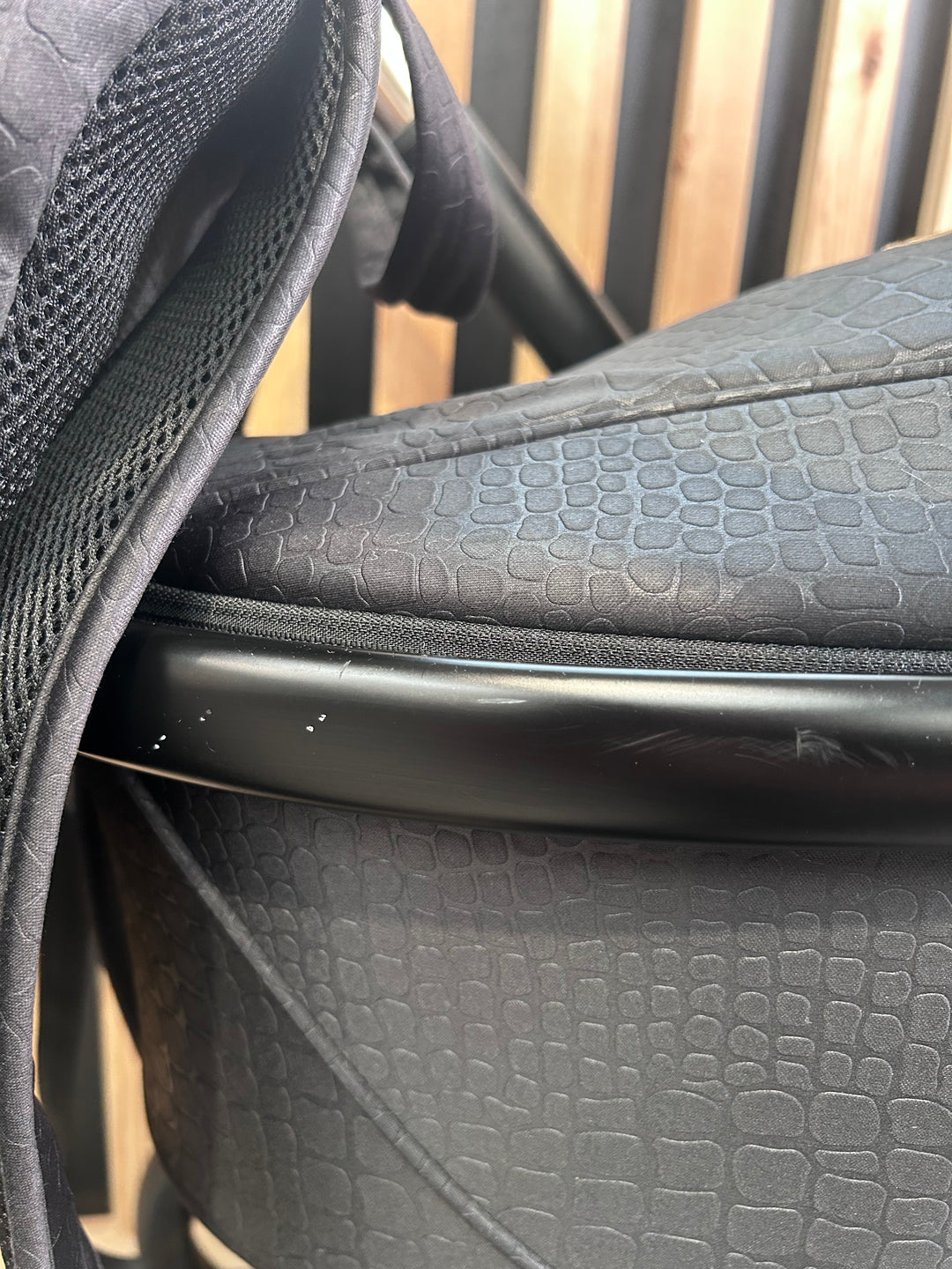 PRE LOVED egg2 Travel System - Jurassic Gold