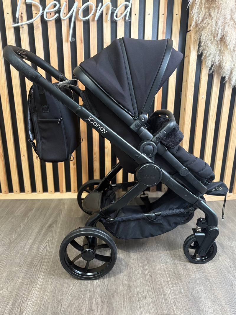PRE LOVED iCandy Peach 7 Travel System - Jet/Black