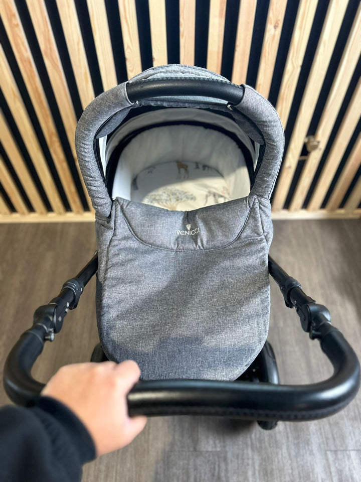 PRE LOVED Venicci Soft Carrycot + Pushchair - Grey